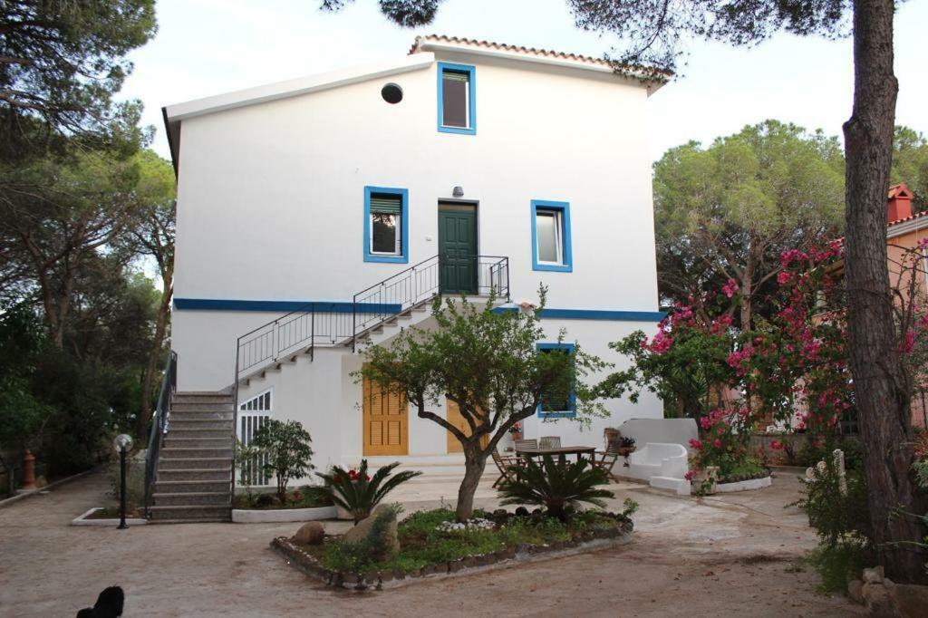 Villa B. Calaliberotto كالا ليبيروتو المظهر الخارجي الصورة